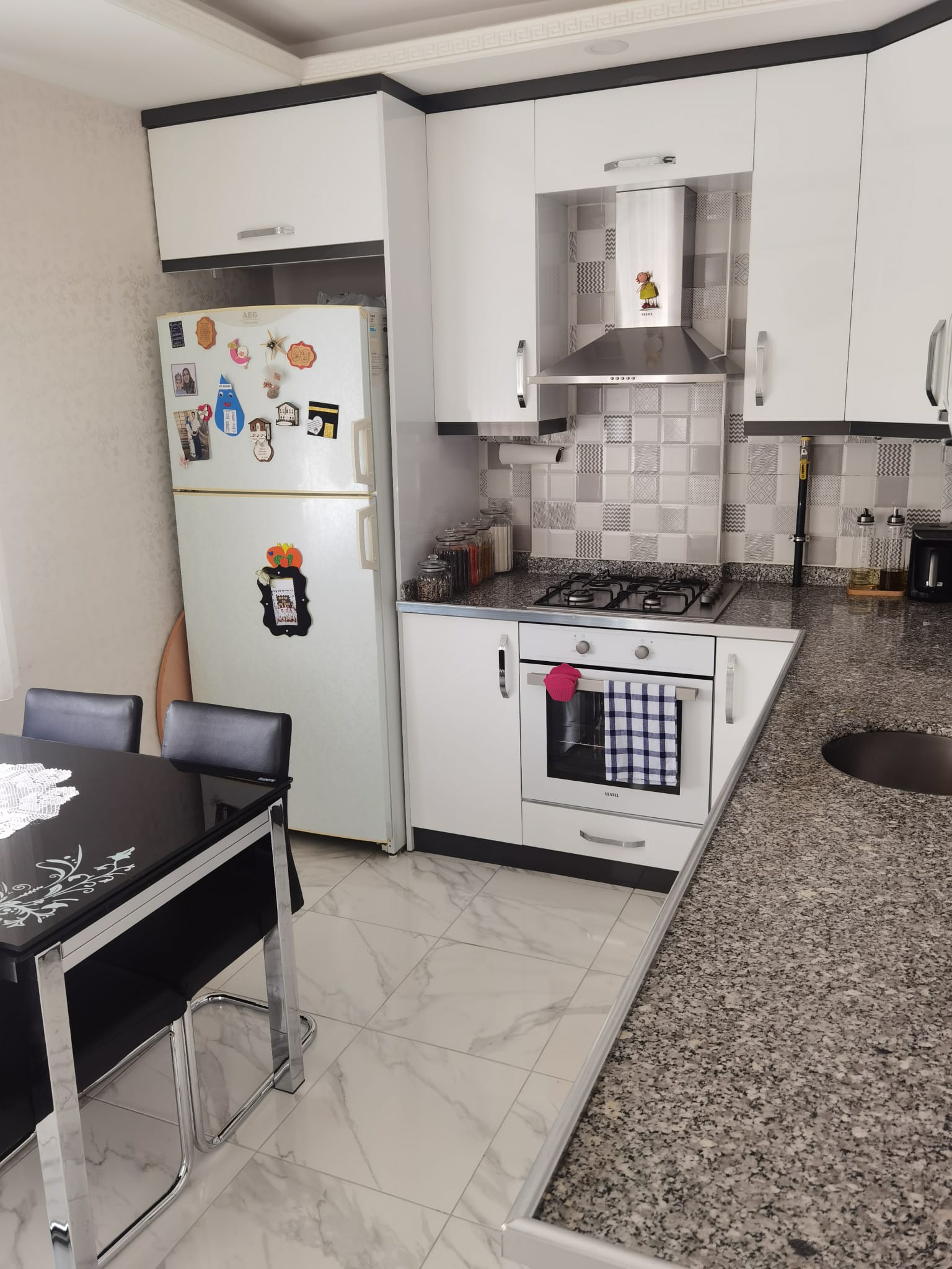 KÜTÜKÇÜ’NÜN EN GÖZDE YERİNDE 3+1 125m2 KATTA ASANSÖRLÜ SATILIK DAİRE!